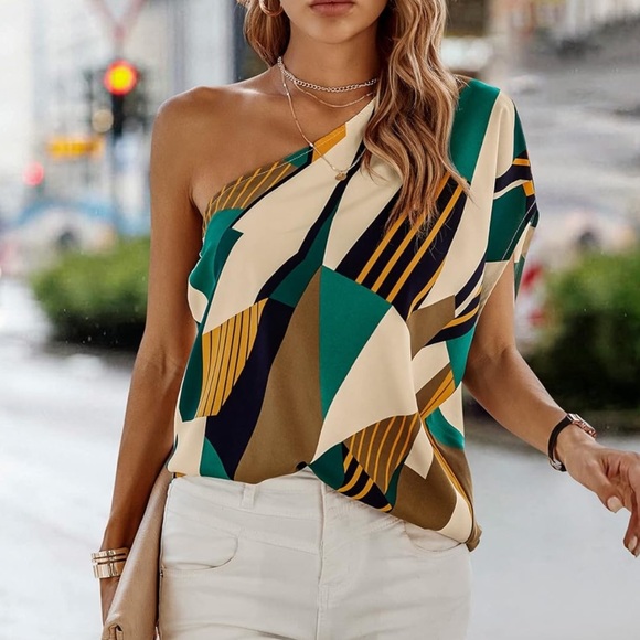 - - One shoulder asymmetrical top - Picture 1 of 4